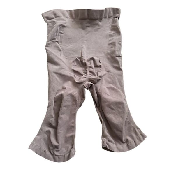 SKIMS Sculpt Seamless Shaping Mid Thigh High Waisted Shorts In Umber - Picture 6 of 7